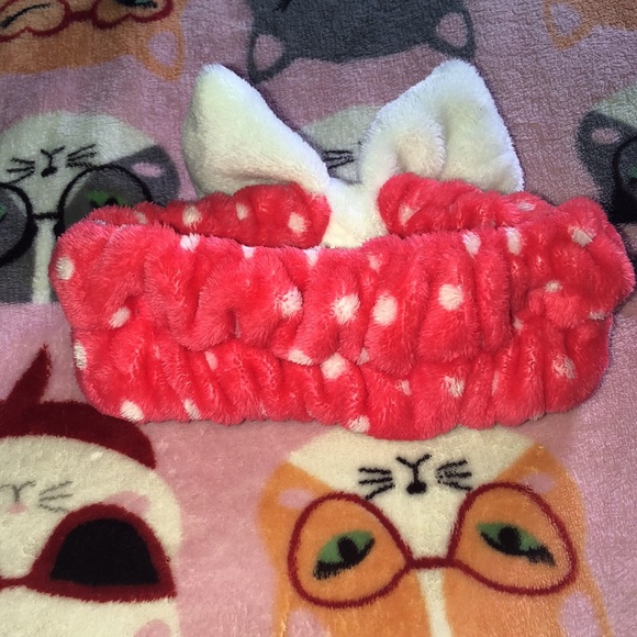 New Hello Kitty Plush Spa Headband - Picture 5 of 9